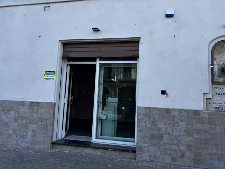 Immagine 9 di Negozio in affitto  in VIA NAZIONALE a Torre Del Greco