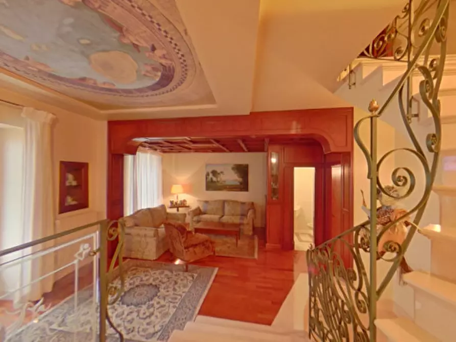 Immagine 10 di Palazzo in vendita  in CRYSA a Fasano