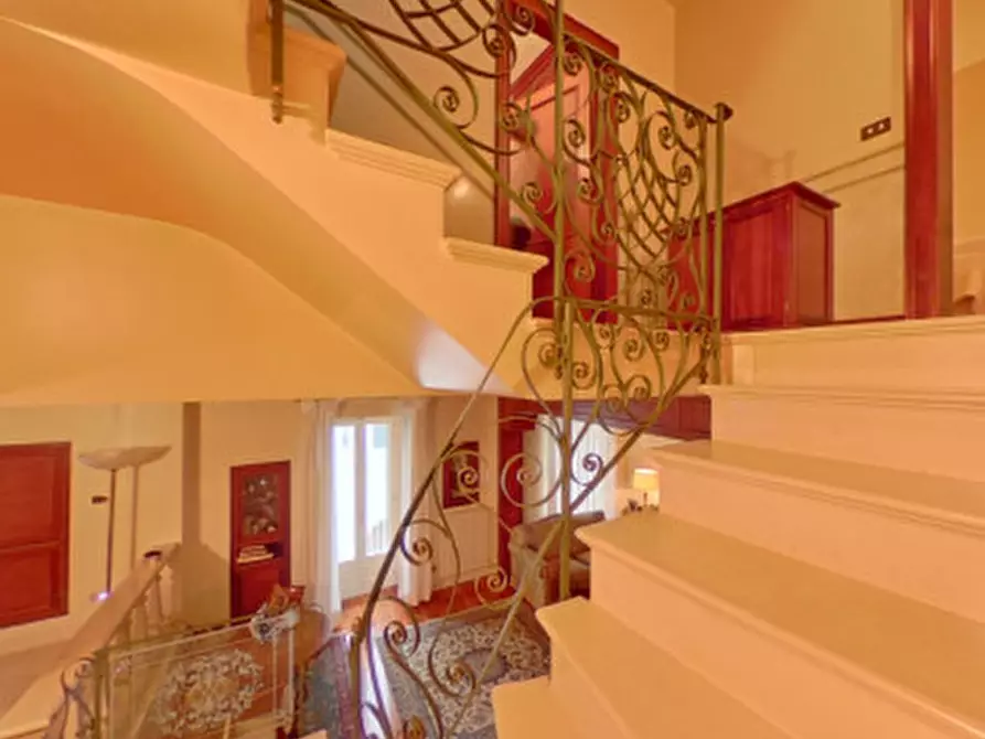 Immagine 11 di Palazzo in vendita  in CRYSA a Fasano