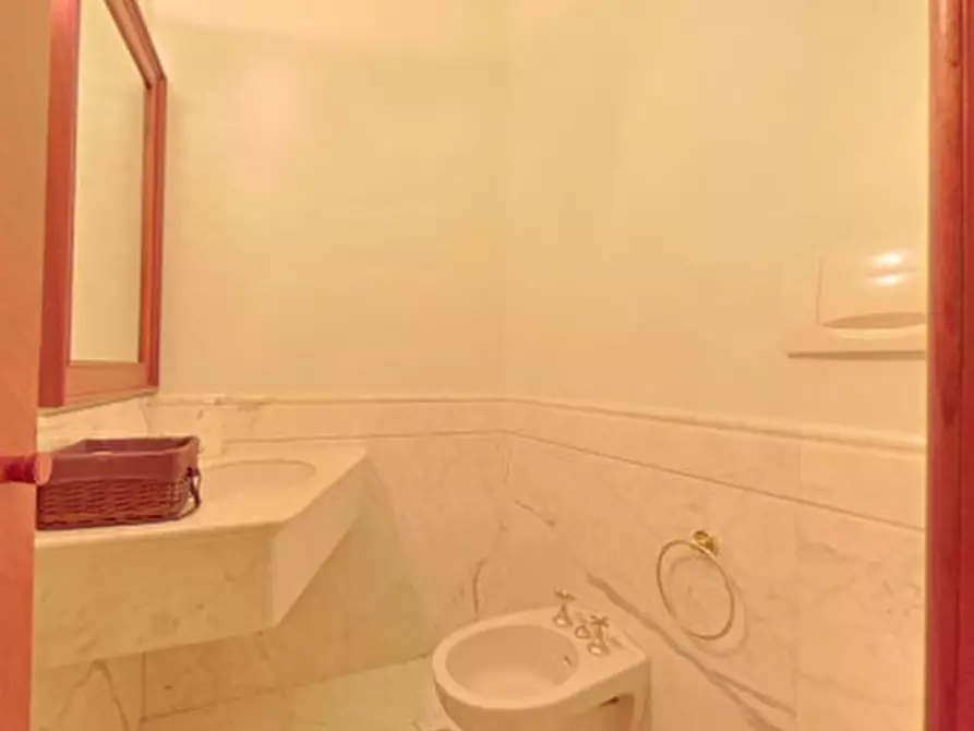 Immagine 17 di Palazzo in vendita  in CRYSA a Fasano