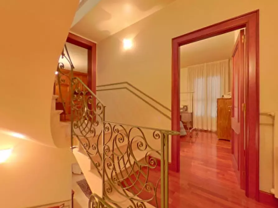 Immagine 18 di Palazzo in vendita  in CRYSA a Fasano