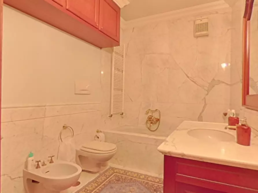 Immagine 28 di Palazzo in vendita  in CRYSA a Fasano