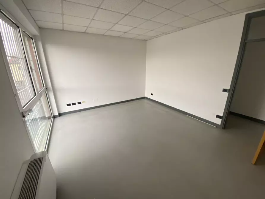 Immagine 5 di Ufficio in affitto  a Limena