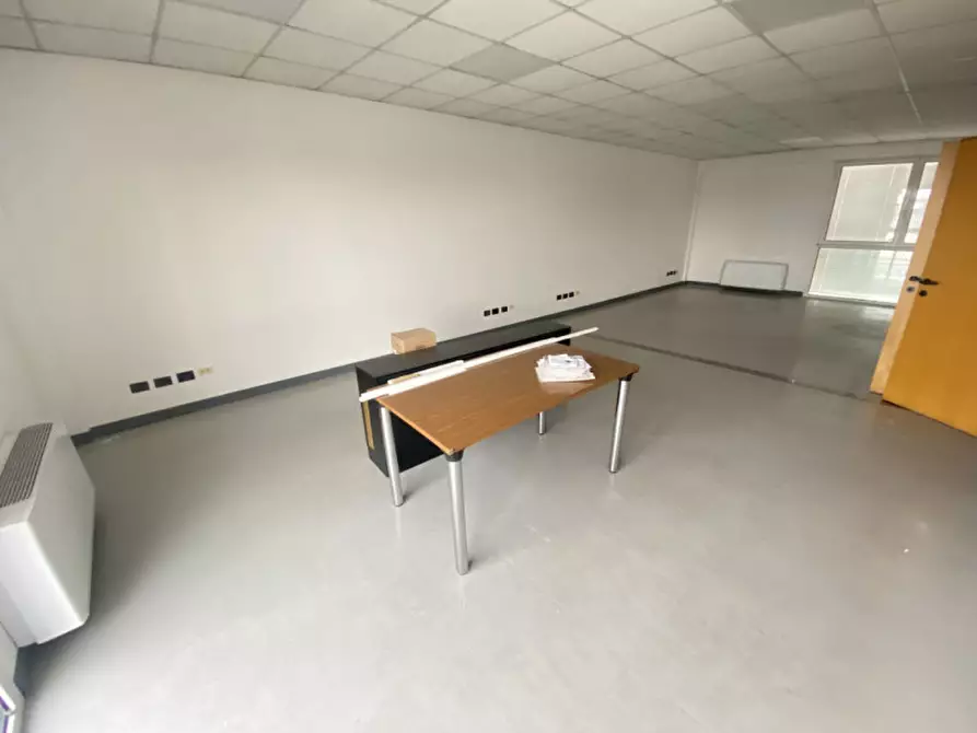 Immagine 6 di Ufficio in affitto  a Limena