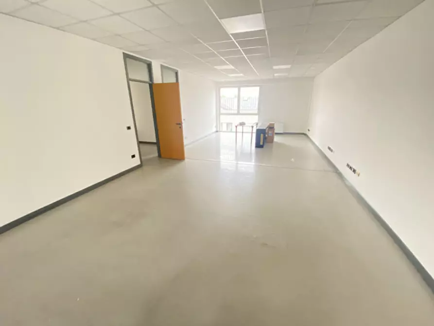 Immagine 8 di Ufficio in affitto  a Limena