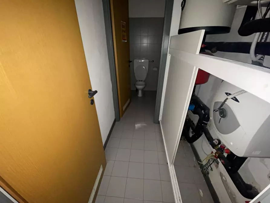 Immagine 11 di Ufficio in affitto  a Limena