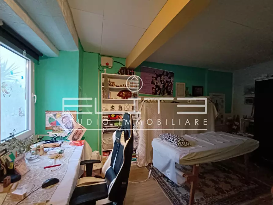 Immagine 6 di Appartamento in vendita  a Falconara Marittima