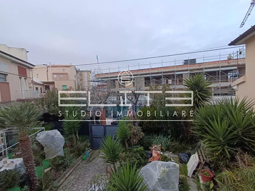 Immagine 9 di Appartamento in vendita  a Falconara Marittima