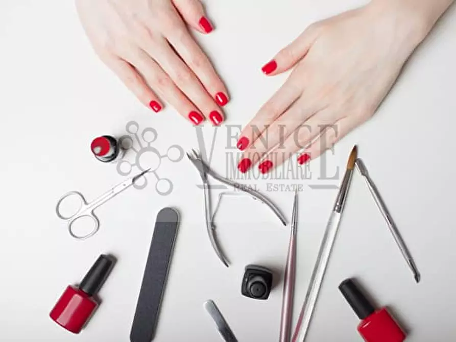 Immagine 2 di Attività commerciale in vendita  a Venezia