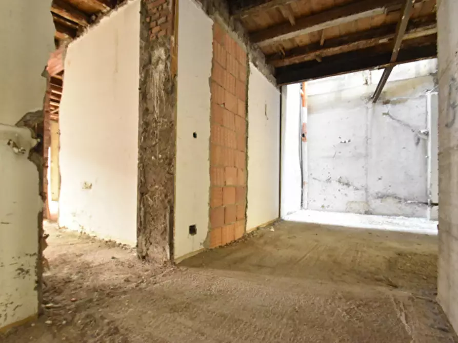 Immagine 11 di Appartamento in vendita  in Corso Mazzini 37 a Bussolengo