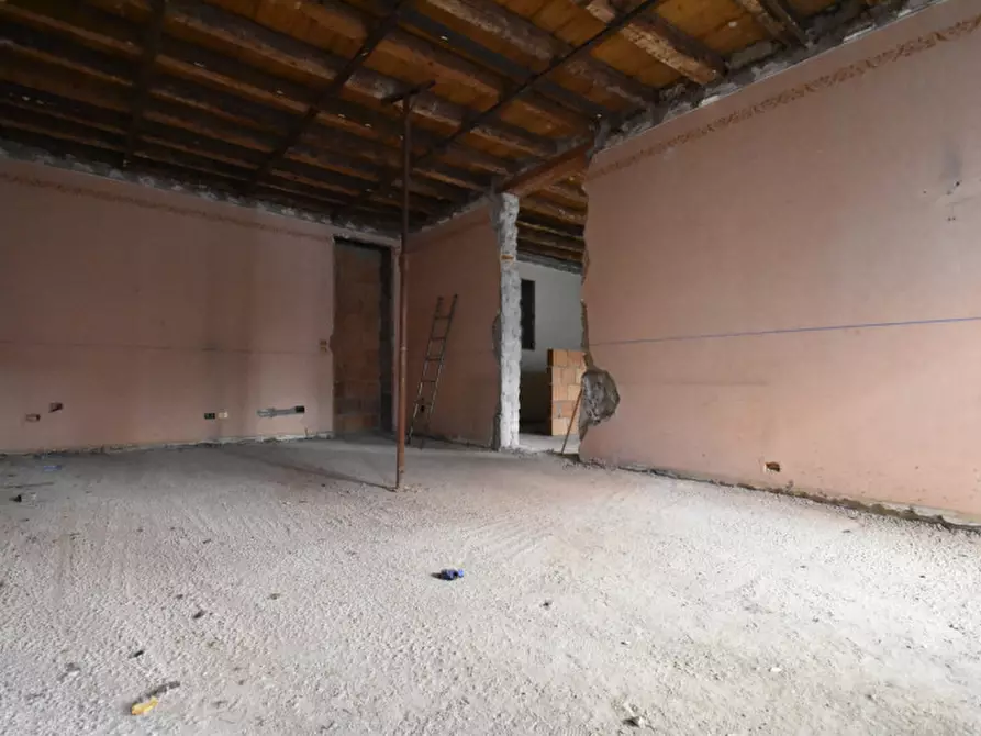 Immagine 22 di Appartamento in vendita  in Corso Mazzini 37 a Bussolengo