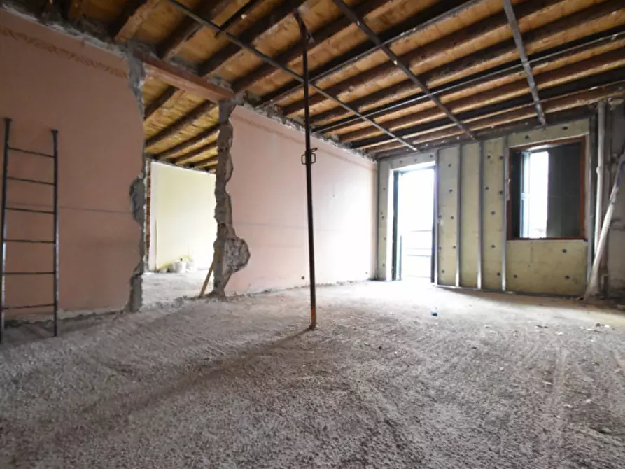 Immagine 24 di Appartamento in vendita  in Corso Mazzini 37 a Bussolengo