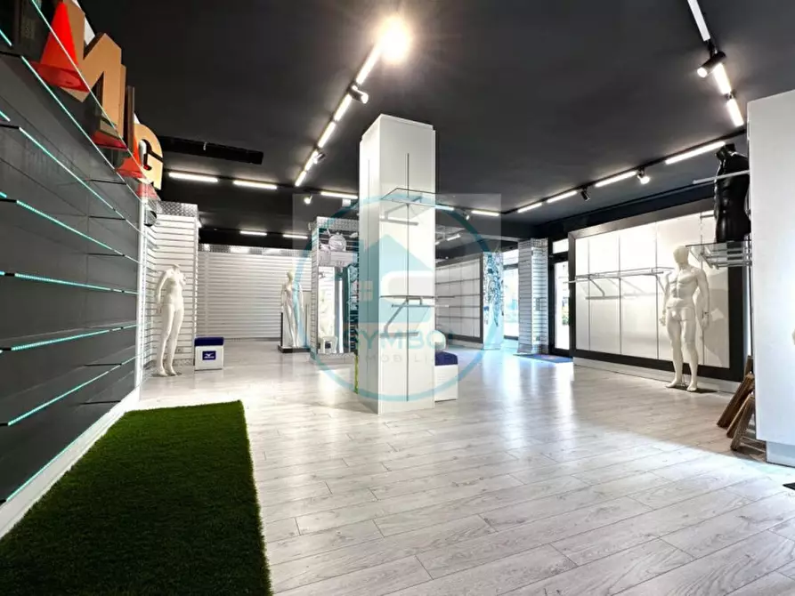 Immagine 2 di Negozio in vendita  in Via Castellana a Martellago