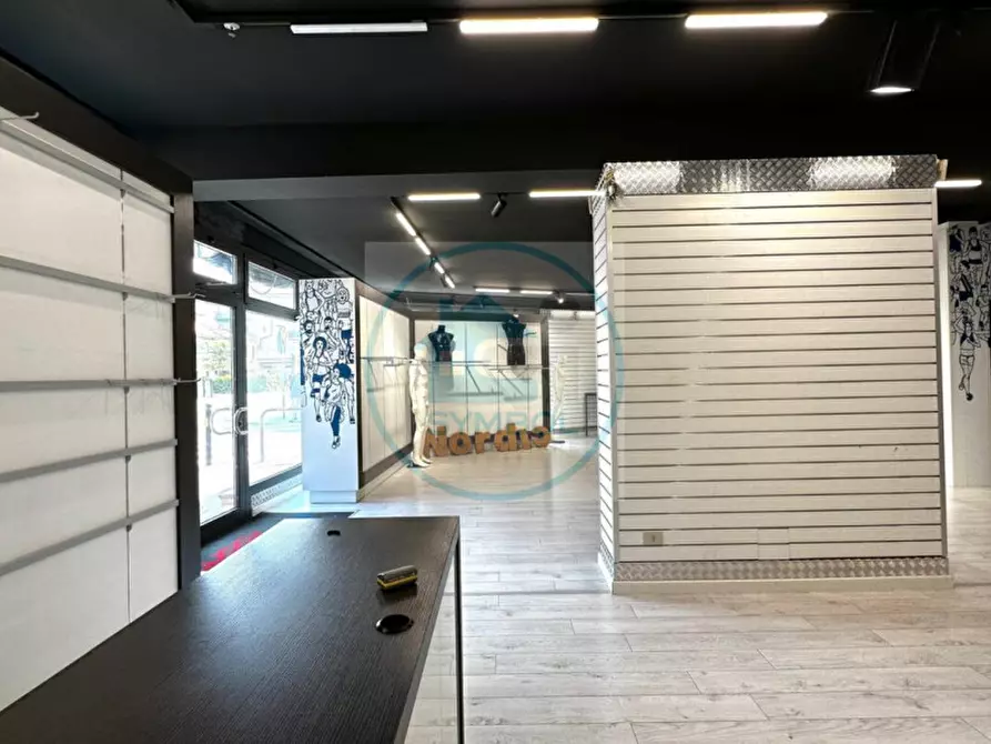 Immagine 3 di Negozio in vendita  in Via Castellana a Martellago