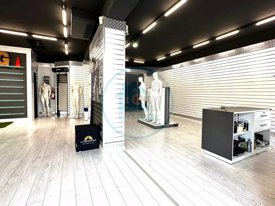 Immagine 9 di Negozio in vendita  in Via Castellana a Martellago