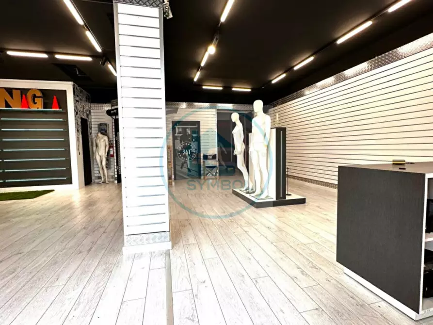 Immagine 3 di Negozio in vendita  in Via Castellana a Martellago