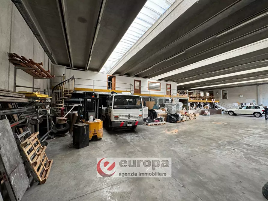 Immagine 3 di Capannone industriale in vendita  in VIA 2 GIUGNO a Torri Di Quartesolo