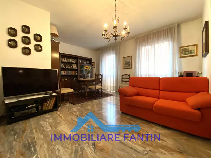 Immagine 1 di Appartamento in vendita  in VIALE LUZZATI a Treviso