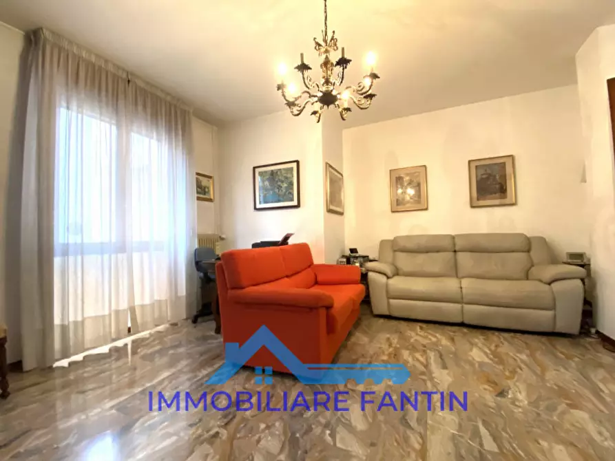 Immagine 2 di Appartamento in vendita  in VIALE LUZZATI a Treviso