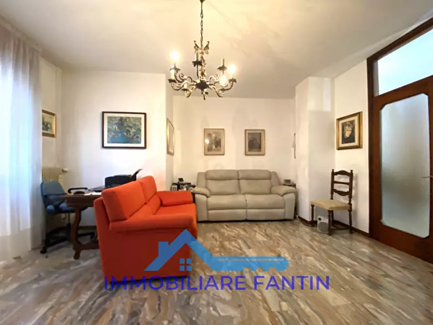 Immagine 3 di Appartamento in vendita  in VIALE LUZZATI a Treviso