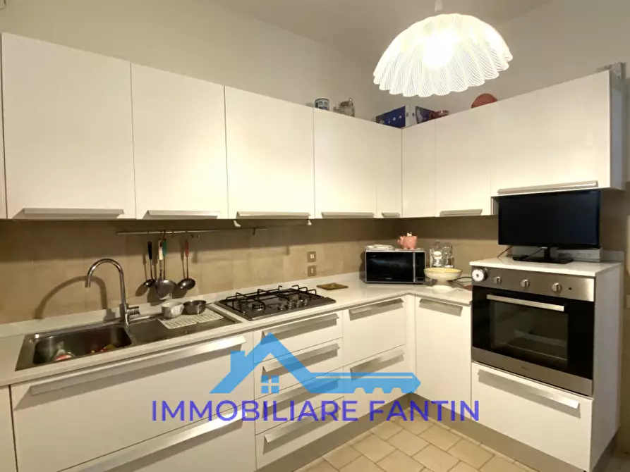 Immagine 6 di Appartamento in vendita  in VIALE LUZZATI a Treviso