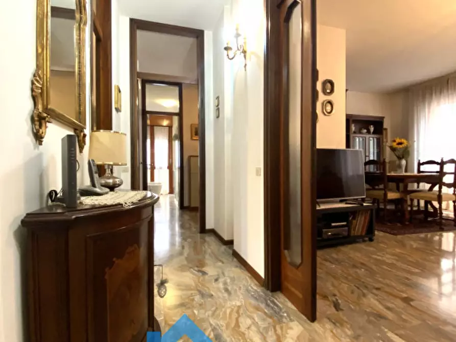 Immagine 9 di Appartamento in vendita  in VIALE LUZZATI a Treviso
