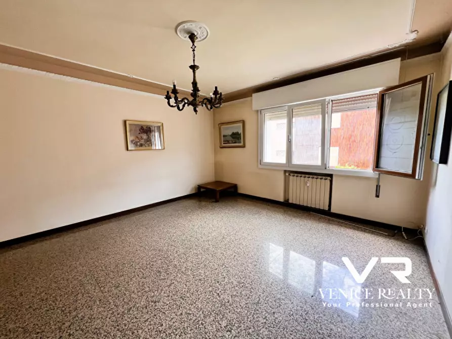 Immagine 3 di Appartamento in vendita  in VIA CANEVE a Venezia