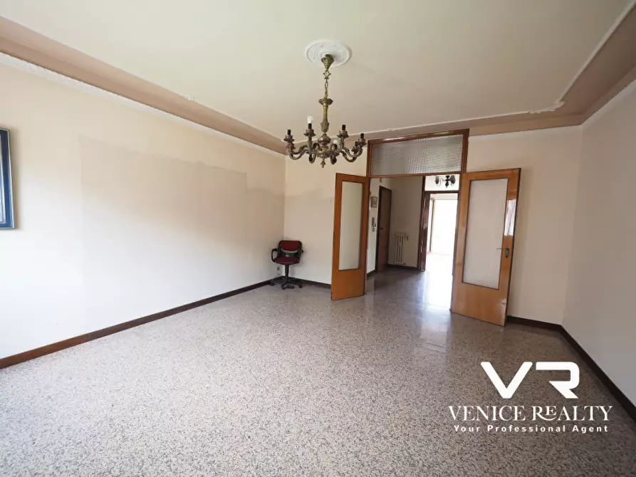 Immagine 5 di Appartamento in vendita  in VIA CANEVE a Venezia