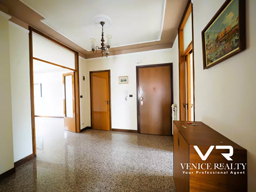 Immagine 8 di Appartamento in vendita  in VIA CANEVE a Venezia