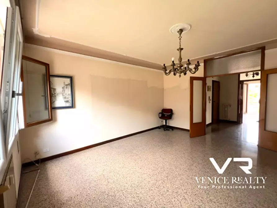 Immagine 11 di Appartamento in vendita  in VIA CANEVE a Venezia