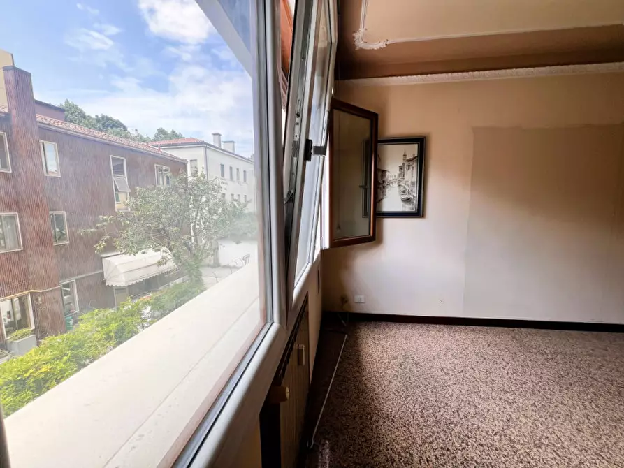 Immagine 12 di Appartamento in vendita  in VIA CANEVE a Venezia