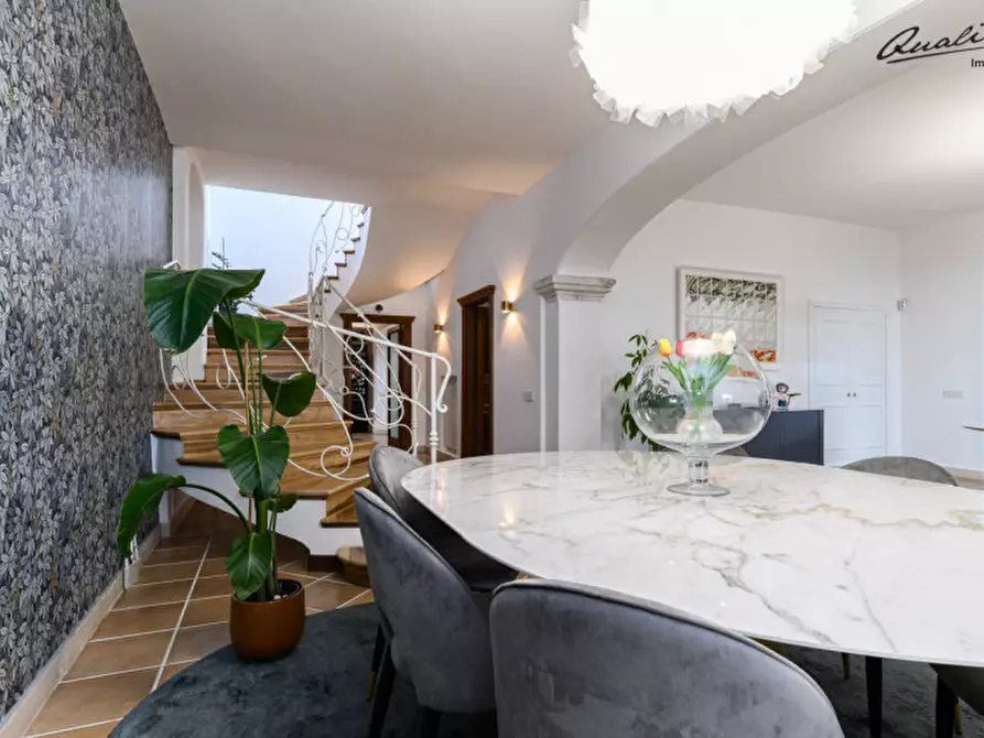 Immagine 12 di Villa in vendita  in VIA COLLE PIGNATTA a Velletri