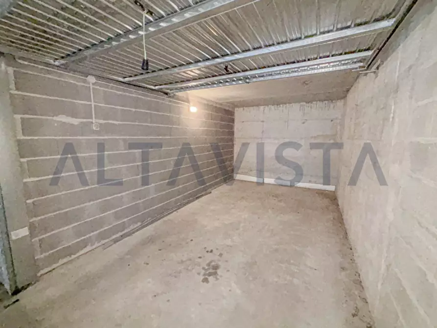 Immagine 1 di Garage in vendita  in Via delle Fiamme Verdi a Bedizzole