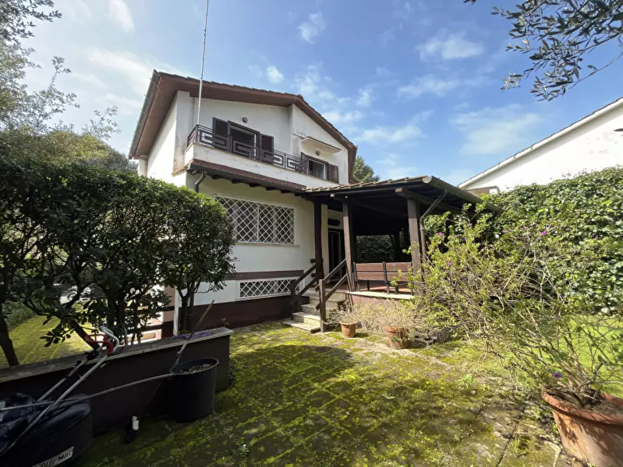 Immagine 2 di Villa in vendita  in Viale Nettuno a Fiumicino