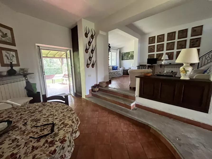 Immagine 4 di Villa in vendita  in Viale Nettuno a Fiumicino