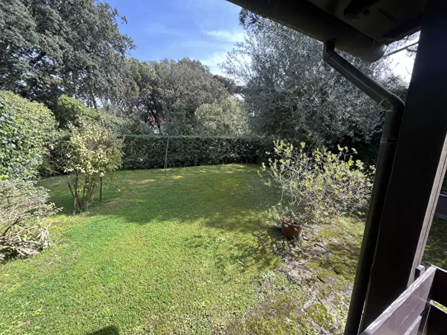 Immagine 36 di Villa in vendita  in Viale Nettuno a Fiumicino