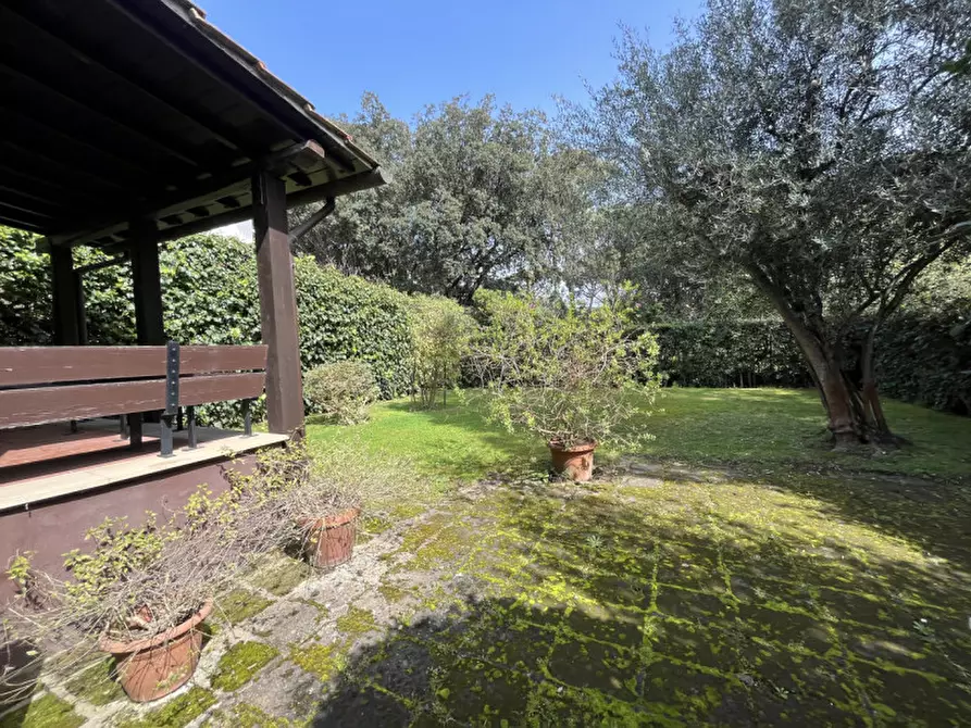 Immagine 37 di Villa in vendita  in Viale Nettuno a Fiumicino