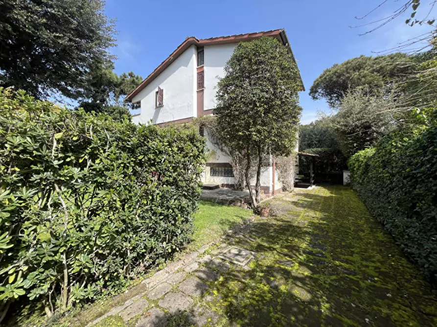 Immagine 44 di Villa in vendita  in Viale Nettuno a Fiumicino