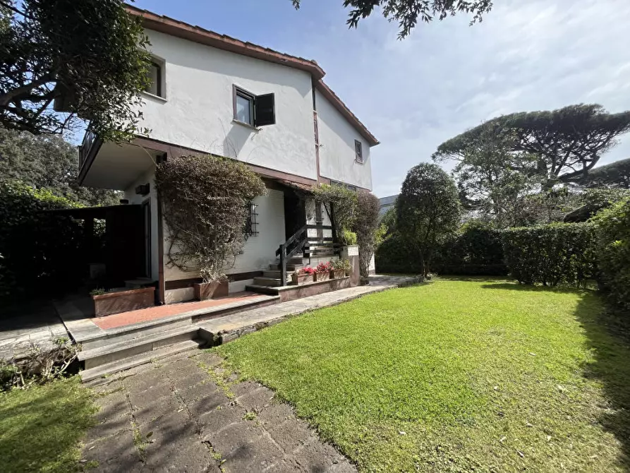 Immagine 45 di Villa in vendita  in Viale Nettuno a Fiumicino