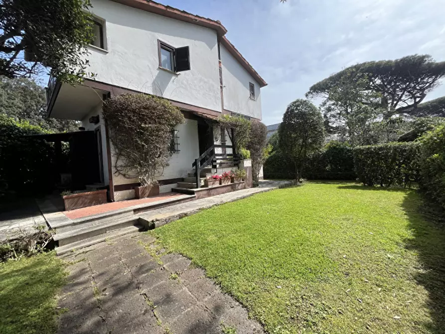 Immagine 46 di Villa in vendita  in Viale Nettuno a Fiumicino
