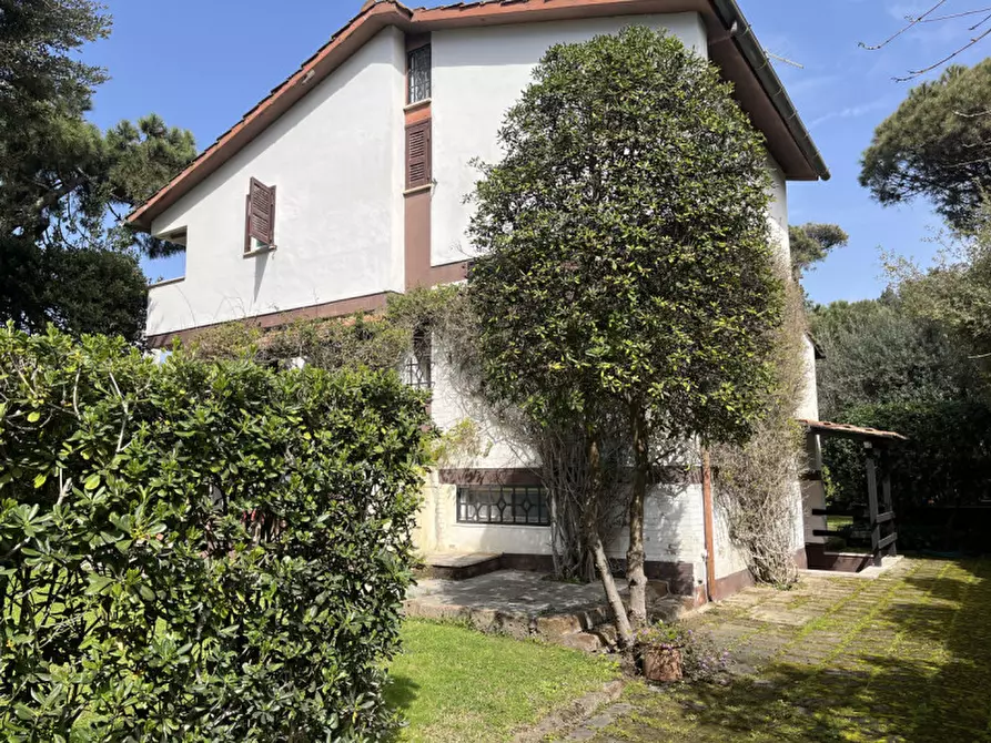 Immagine 47 di Villa in vendita  in Viale Nettuno a Fiumicino