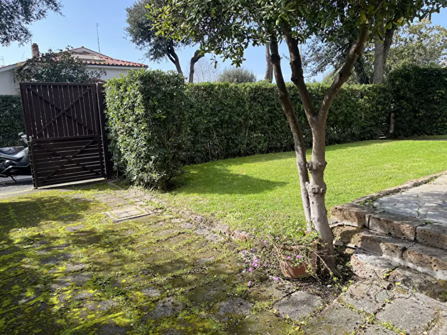 Immagine 63 di Villa in vendita  in Viale Nettuno a Fiumicino