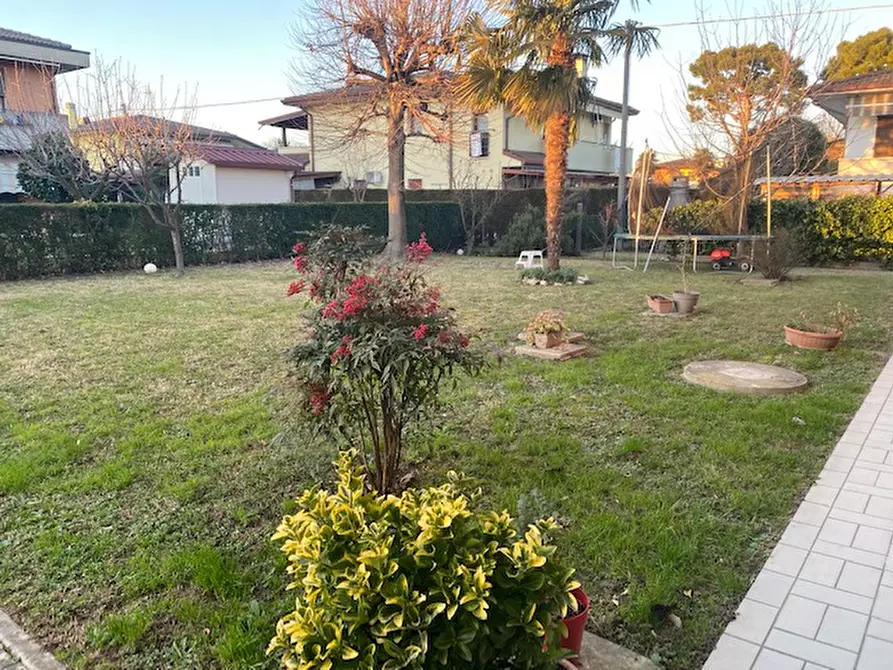 Immagine 11 di Appartamento in vendita  in via vivaldi a Brugine