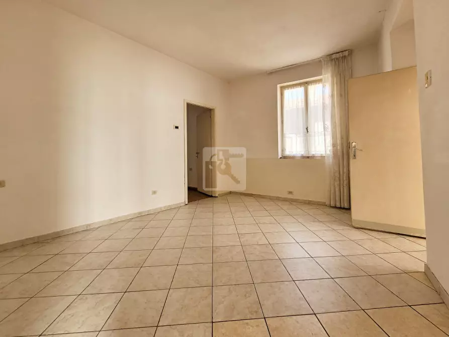 Immagine 3 di Appartamento in vendita  in via mazzini a Dro