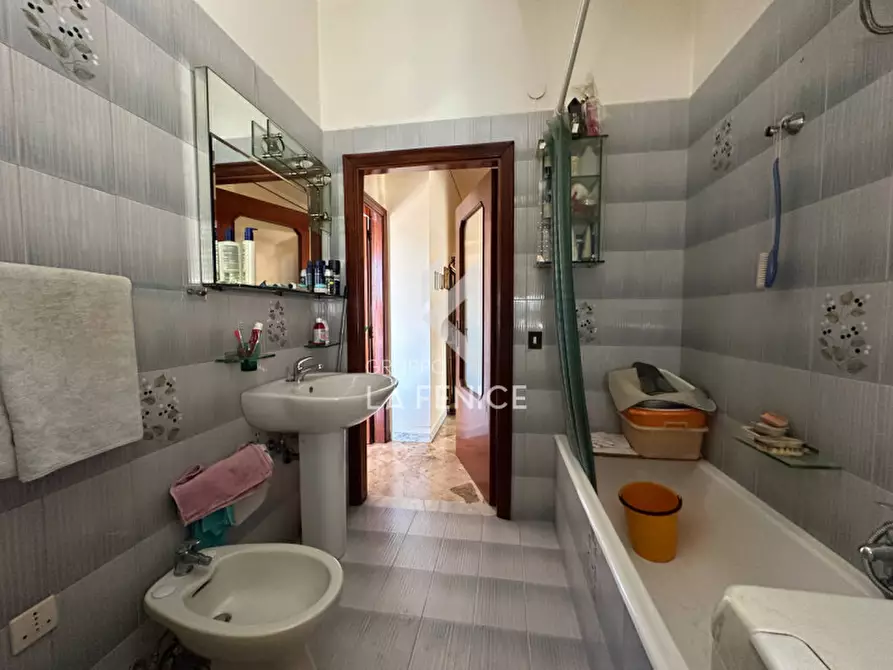 Immagine 16 di Appartamento in vendita  in via dei gerani 16 a Martina Franca