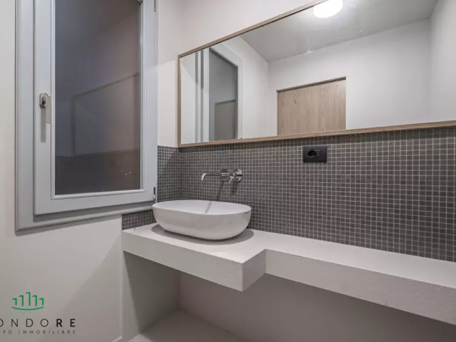 Immagine 24 di Ufficio in vendita  in via Pescherie Vecchie a Bologna