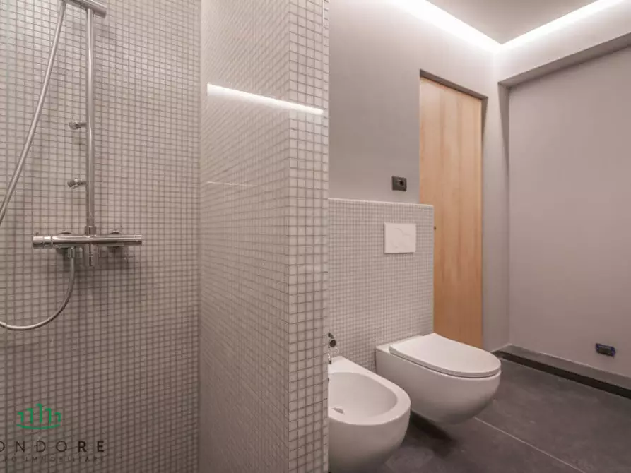 Immagine 17 di Ufficio in vendita  in via Pescherie Vecchie a Bologna