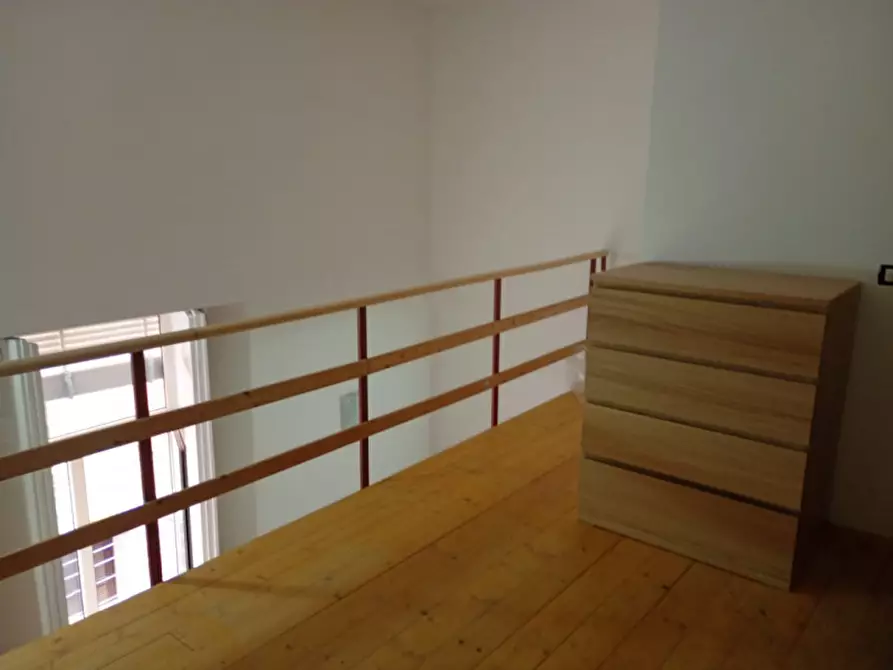 Immagine 1 di Appartamento in affitto  in via settembrini a Napoli