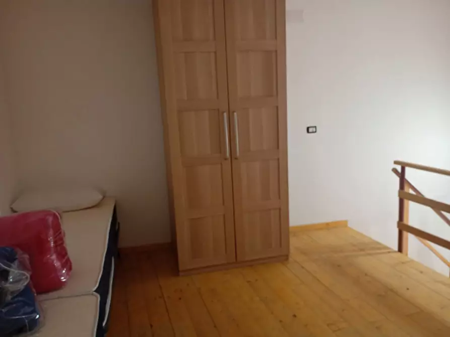 Immagine 3 di Appartamento in affitto  in via settembrini a Napoli