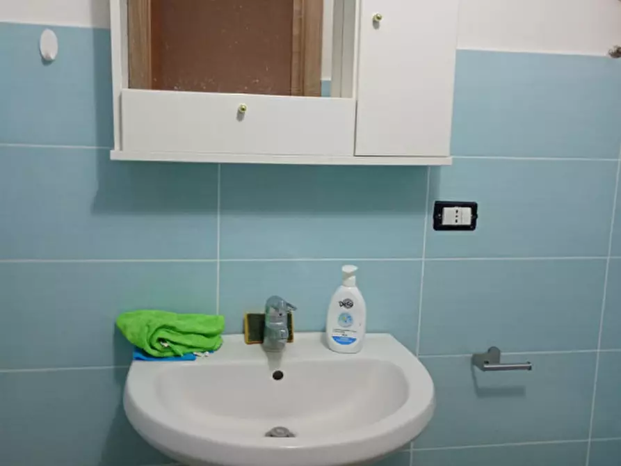 Immagine 5 di Appartamento in affitto  in via settembrini a Napoli